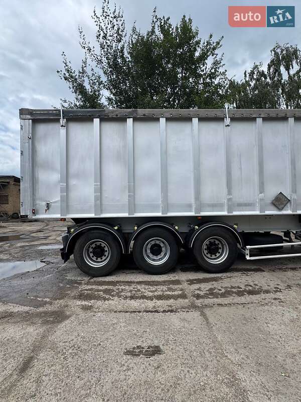 Самосвал полуприцеп Benalu TF34C1 2000 в Броварах
