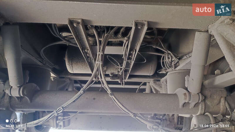 Самоскид напівпричіп Benalu TF34C1 1999 в Миколаєві