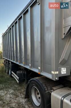 Самоскид напівпричіп Benalu TF34C1 1998 в Києві