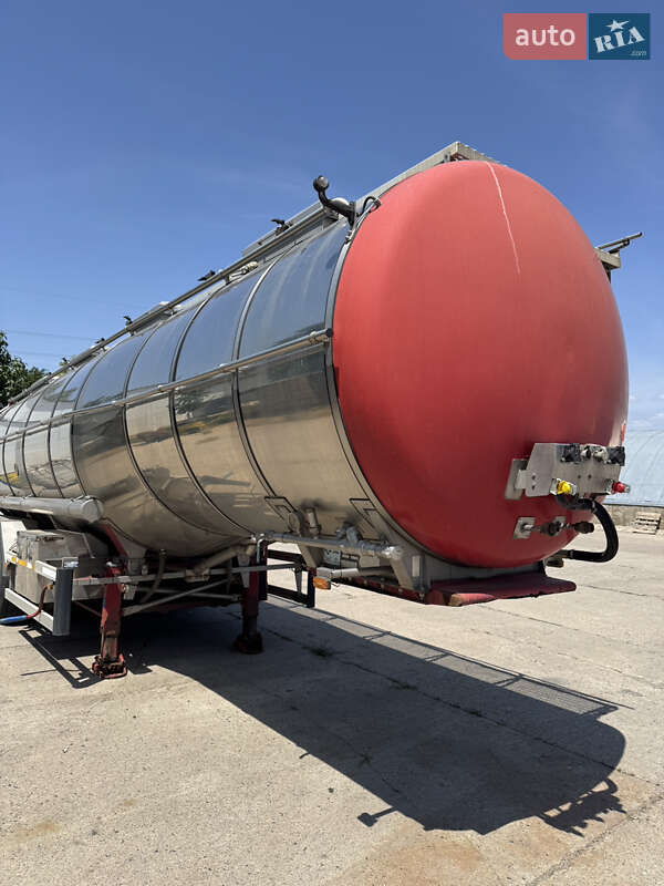 Цистерна полуприцеп Benalu TF 2003 в Одессе