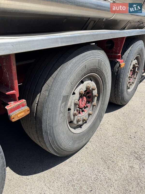 Цистерна полуприцеп Benalu TF 2003 в Одессе