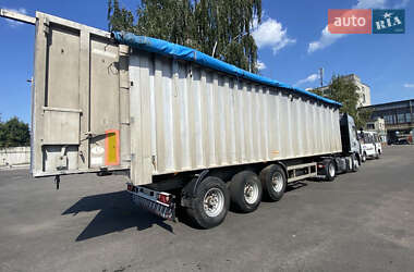Зерновоз - полуприцеп Benalu TX39 2001 в Черкассах