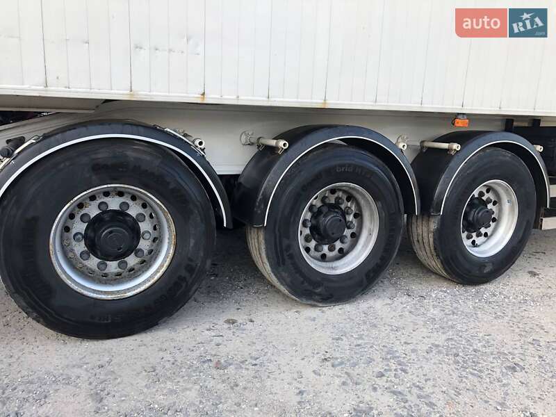 Самосвал полуприцеп Benalu TX 2004 в Золочеве