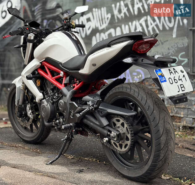 Мотоцикл Без обтекателей (Naked bike) Benelli TNT 300 2015 в Киеве фото 4 Мотоцикл Без обтекателей (Naked bike) Benelli TNT 300 2015 в Киеве