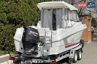 Моторная яхта Beneteau Antares 2014 в Киеве