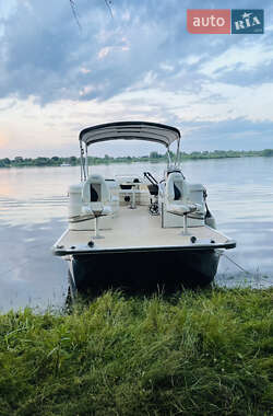 Катер Bentley Pontoons 19 2012 в 