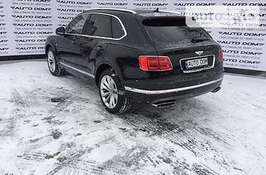 Внедорожник / Кроссовер Bentley Bentayga 2017 в Киеве