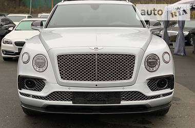 Внедорожник / Кроссовер Bentley Bentayga 2017 в Киеве