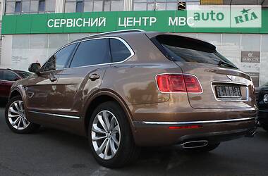 Внедорожник / Кроссовер Bentley Bentayga 2016 в Киеве