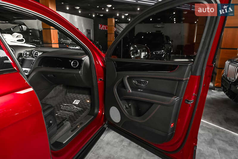 Внедорожник / Кроссовер Bentley Bentayga 2018 в Одессе фото 65 Внедорожник / Кроссовер Bentley Bentayga 2018 в Одессе