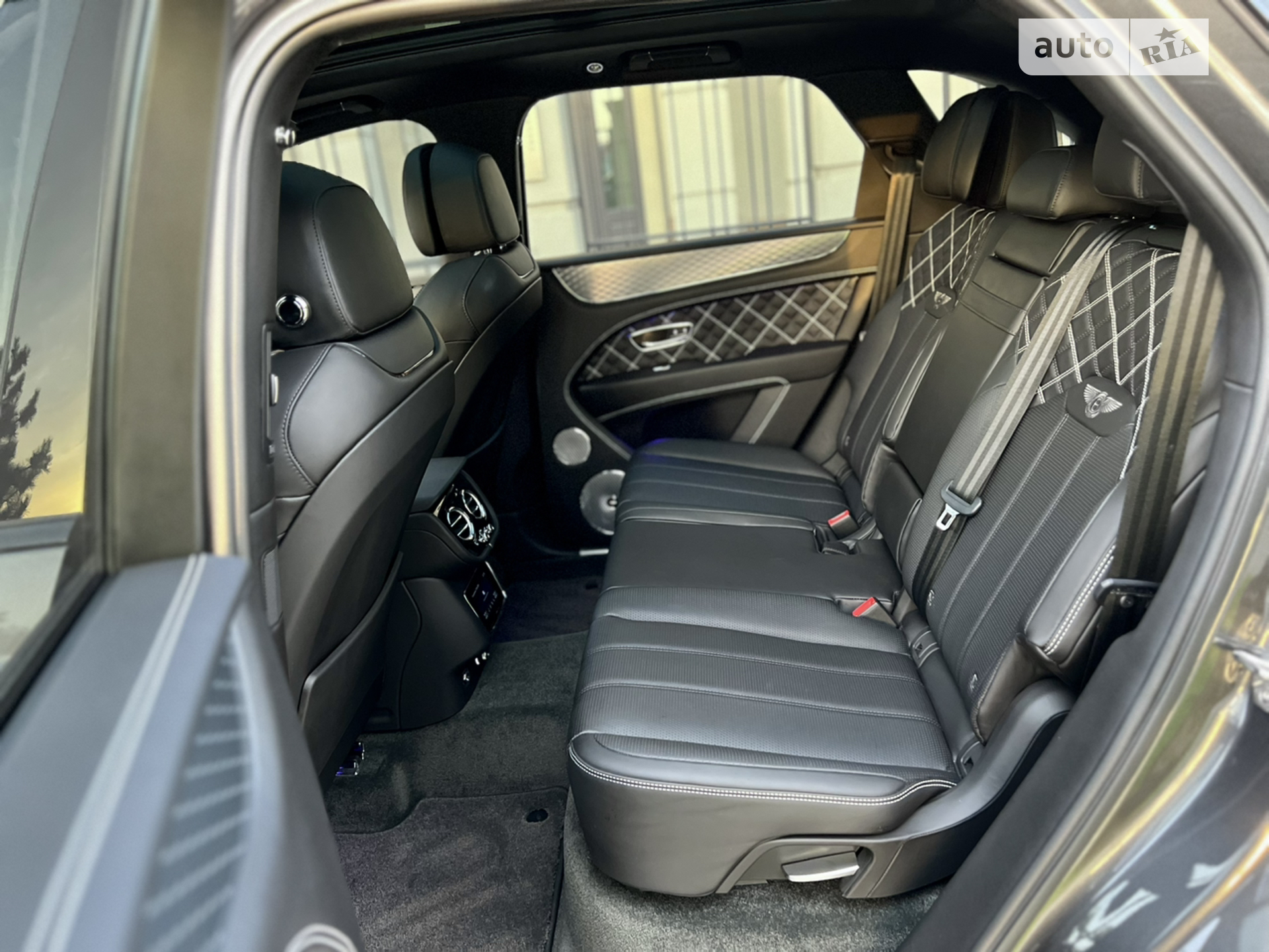 2020 Bentley Bentayga - мініатюра 45