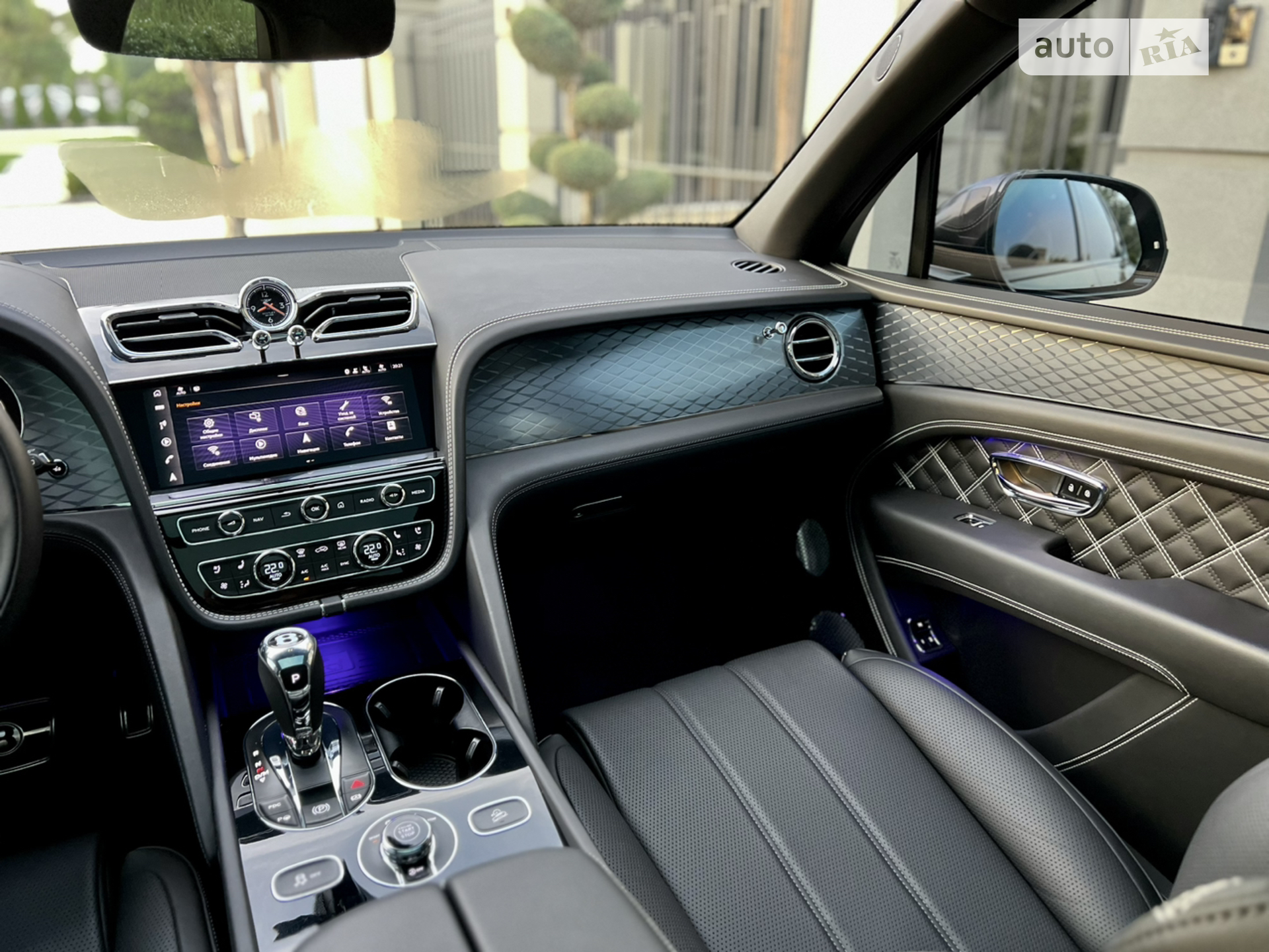 2020 Bentley Bentayga - мініатюра 56
