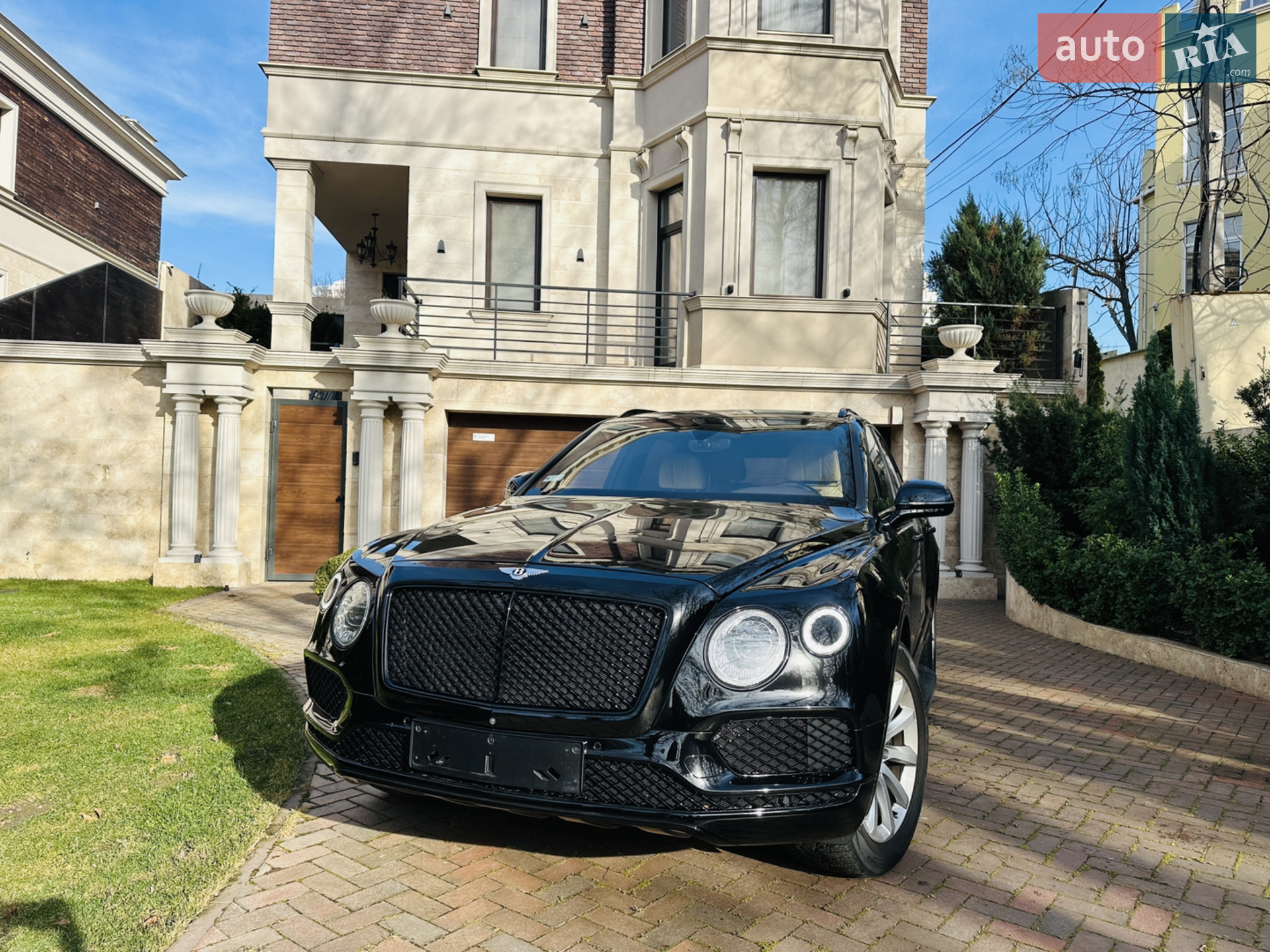 2016 Bentley Bentayga - мініатюра 3