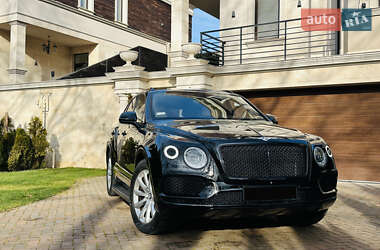Внедорожник / Кроссовер Bentley Bentayga 2016 в 