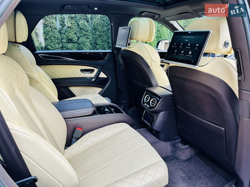 Внедорожник / Кроссовер Bentley Bentayga 2016 в Одессе фото 31 Внедорожник / Кроссовер Bentley Bentayga 2016 в Одессе