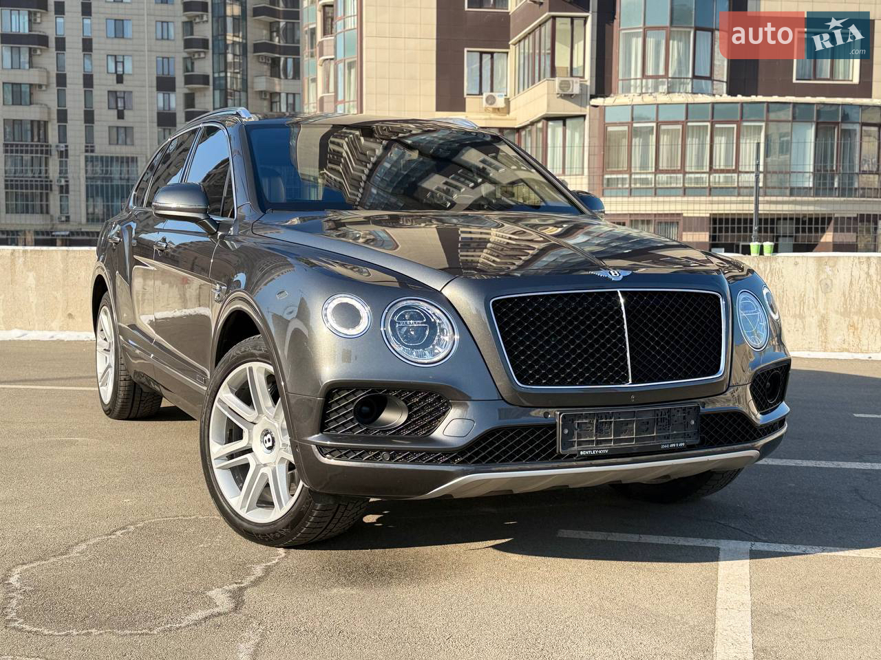 2017 Bentley Bentayga - мініатюра 13