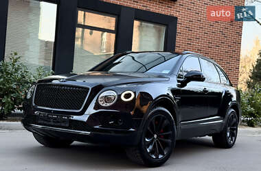 Внедорожник / Кроссовер Bentley Bentayga 2016 в 
