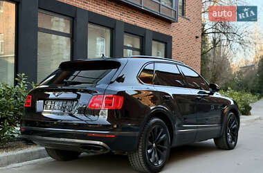 Внедорожник / Кроссовер Bentley Bentayga 2016 в 