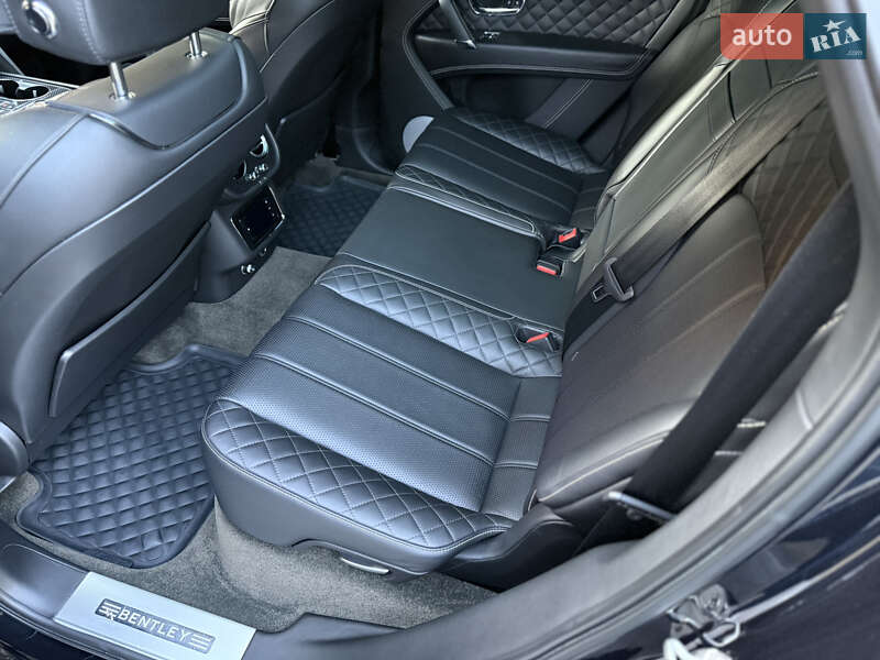 Внедорожник / Кроссовер Bentley Bentayga 2016 в Львове