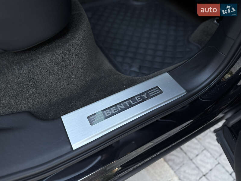 Внедорожник / Кроссовер Bentley Bentayga 2016 в Львове