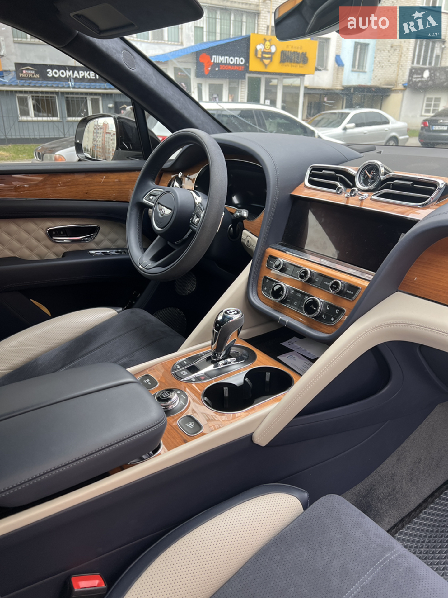 2021 Bentley Bentayga - мініатюра 7