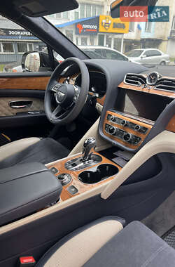 Внедорожник / Кроссовер Bentley Bentayga 2021 в 
