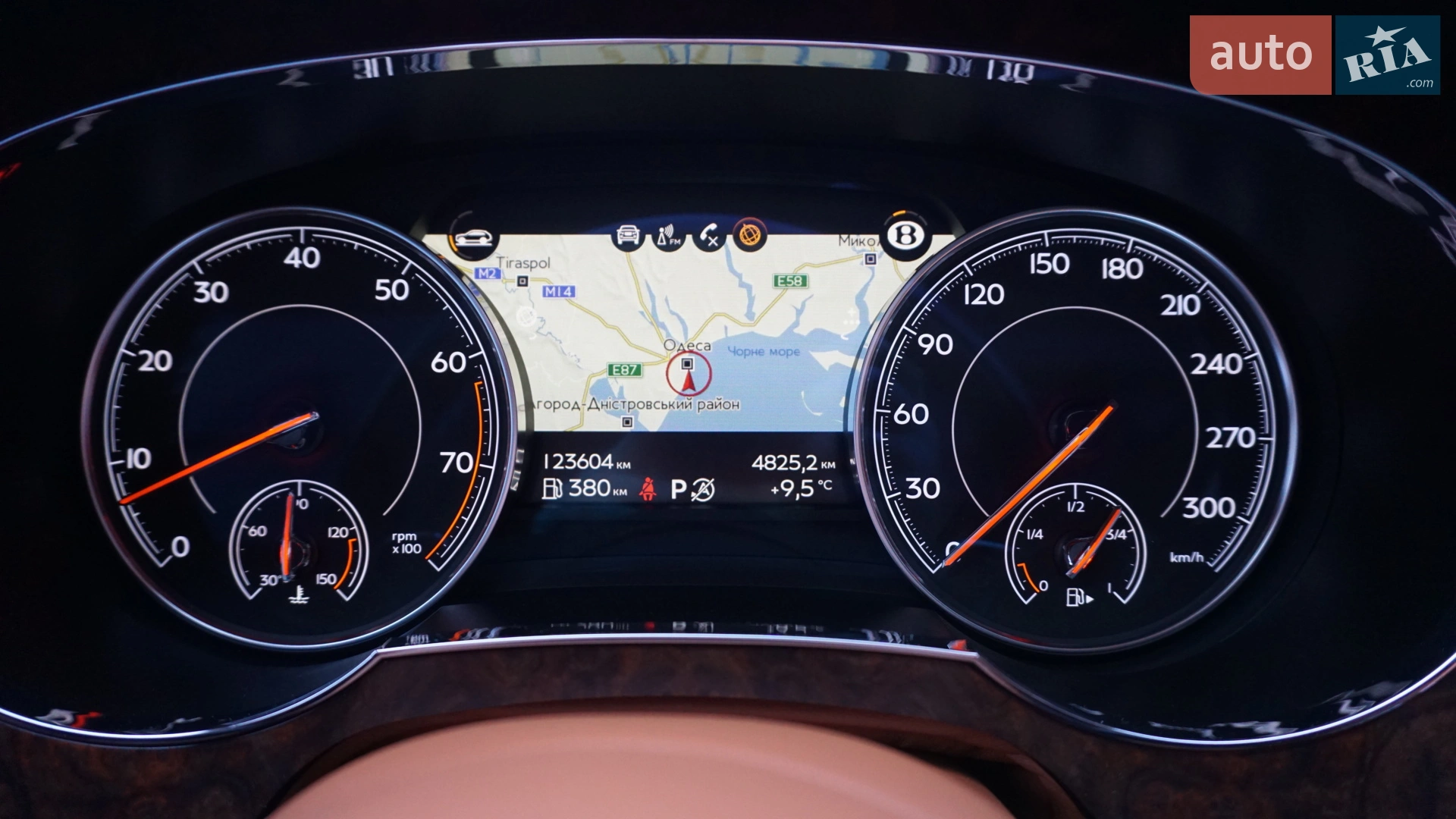2018 Bentley Bentayga - мініатюра 13