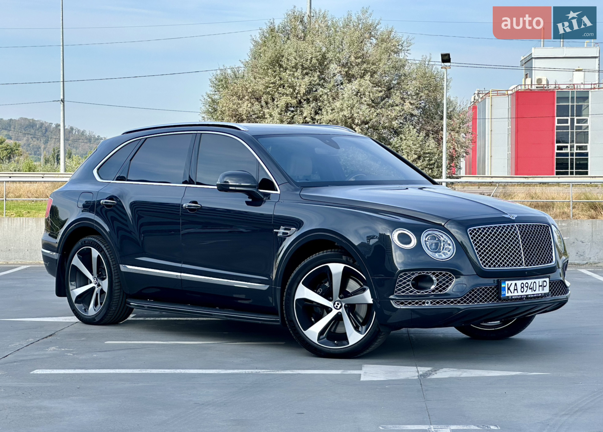 2016 Bentley Bentayga - мініатюра 2
