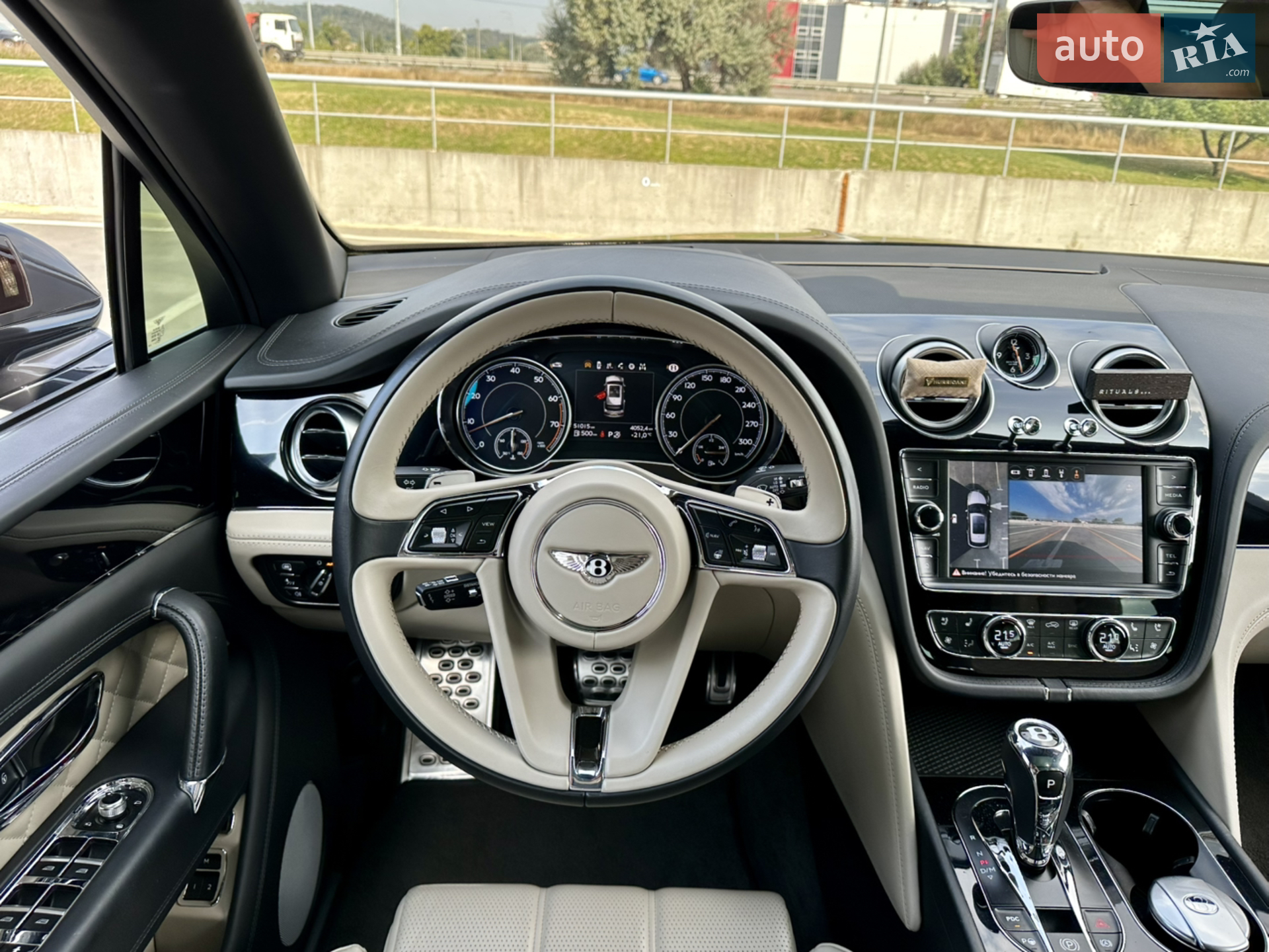 2016 Bentley Bentayga - мініатюра 15
