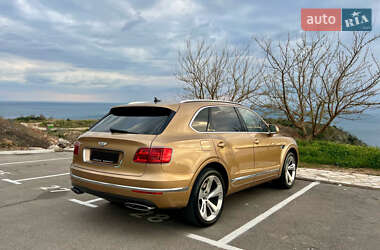 Внедорожник / Кроссовер Bentley Bentayga 2017 в 