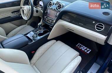 Внедорожник / Кроссовер Bentley Bentayga 2016 в 