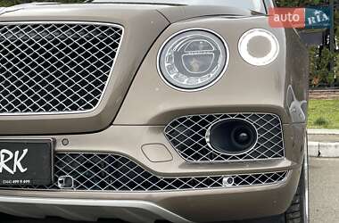 Внедорожник / Кроссовер Bentley Bentayga 2017 в 