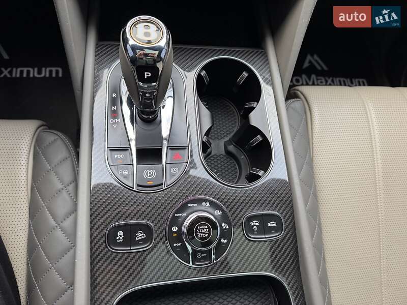 Внедорожник / Кроссовер Bentley Bentayga 2019 в Киеве