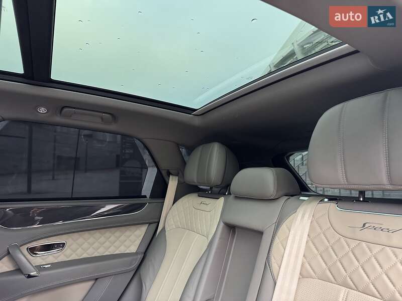 Внедорожник / Кроссовер Bentley Bentayga 2019 в Киеве
