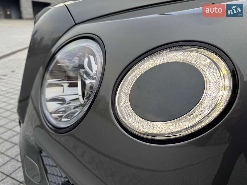 Внедорожник / Кроссовер Bentley Bentayga 2019 в Киеве