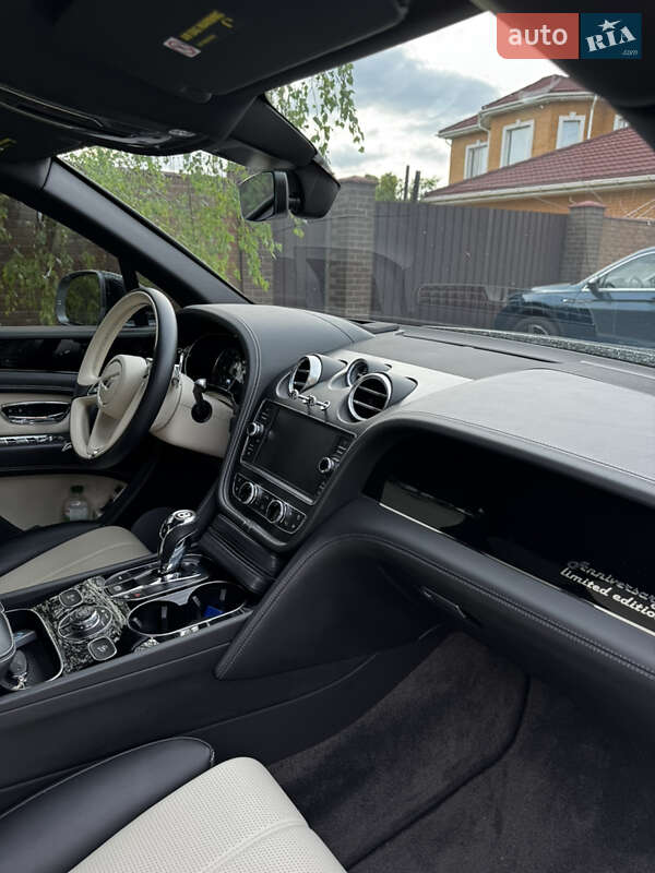 Внедорожник / Кроссовер Bentley Bentayga 2019 в Запорожье