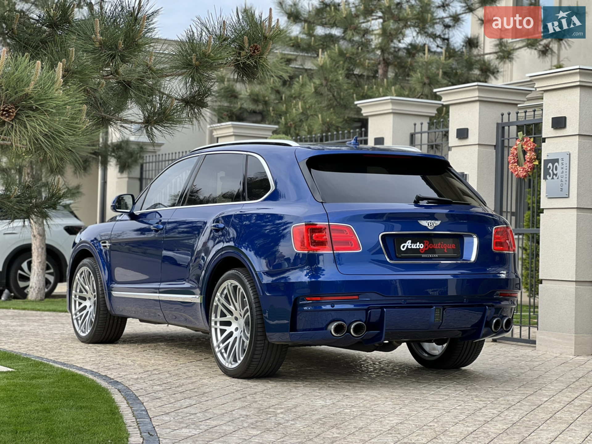 2017 Bentley Bentayga - мініатюра 9