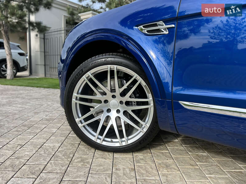 Внедорожник / Кроссовер Bentley Bentayga 2017 в Одессе фото 23 Внедорожник / Кроссовер Bentley Bentayga 2017 в Одессе