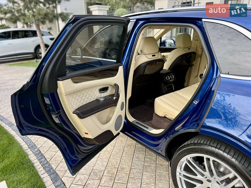 Внедорожник / Кроссовер Bentley Bentayga 2017 в Одессе фото 31 Внедорожник / Кроссовер Bentley Bentayga 2017 в Одессе