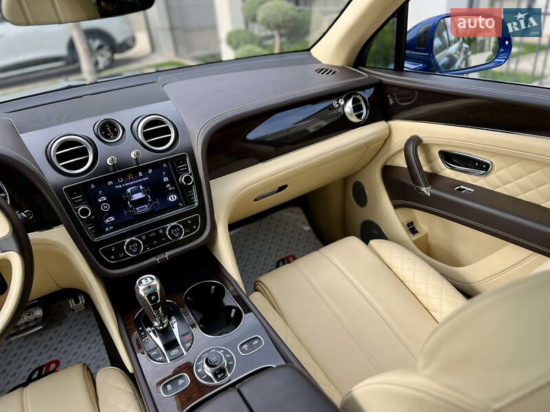 Внедорожник / Кроссовер Bentley Bentayga 2017 в Одессе фото 43 Внедорожник / Кроссовер Bentley Bentayga 2017 в Одессе