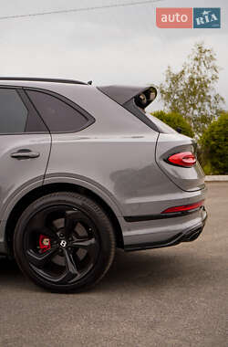Внедорожник / Кроссовер Bentley Bentayga 2022 в 