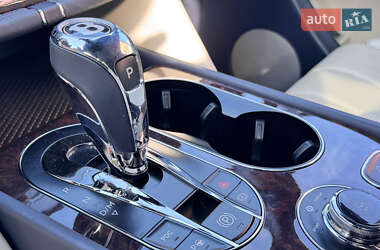 Позашляховик / Кросовер Bentley Bentayga 2019 в 