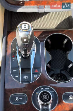 Позашляховик / Кросовер Bentley Bentayga 2019 в 