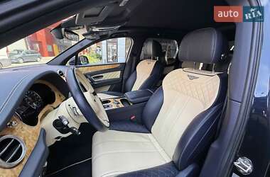 Внедорожник / Кроссовер Bentley Bentayga 2017 в 