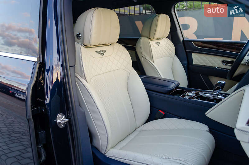 Внедорожник / Кроссовер Bentley Bentayga 2019 в Киеве