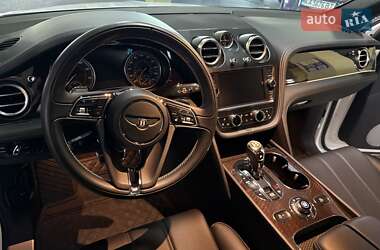 Внедорожник / Кроссовер Bentley Bentayga 2019 в 