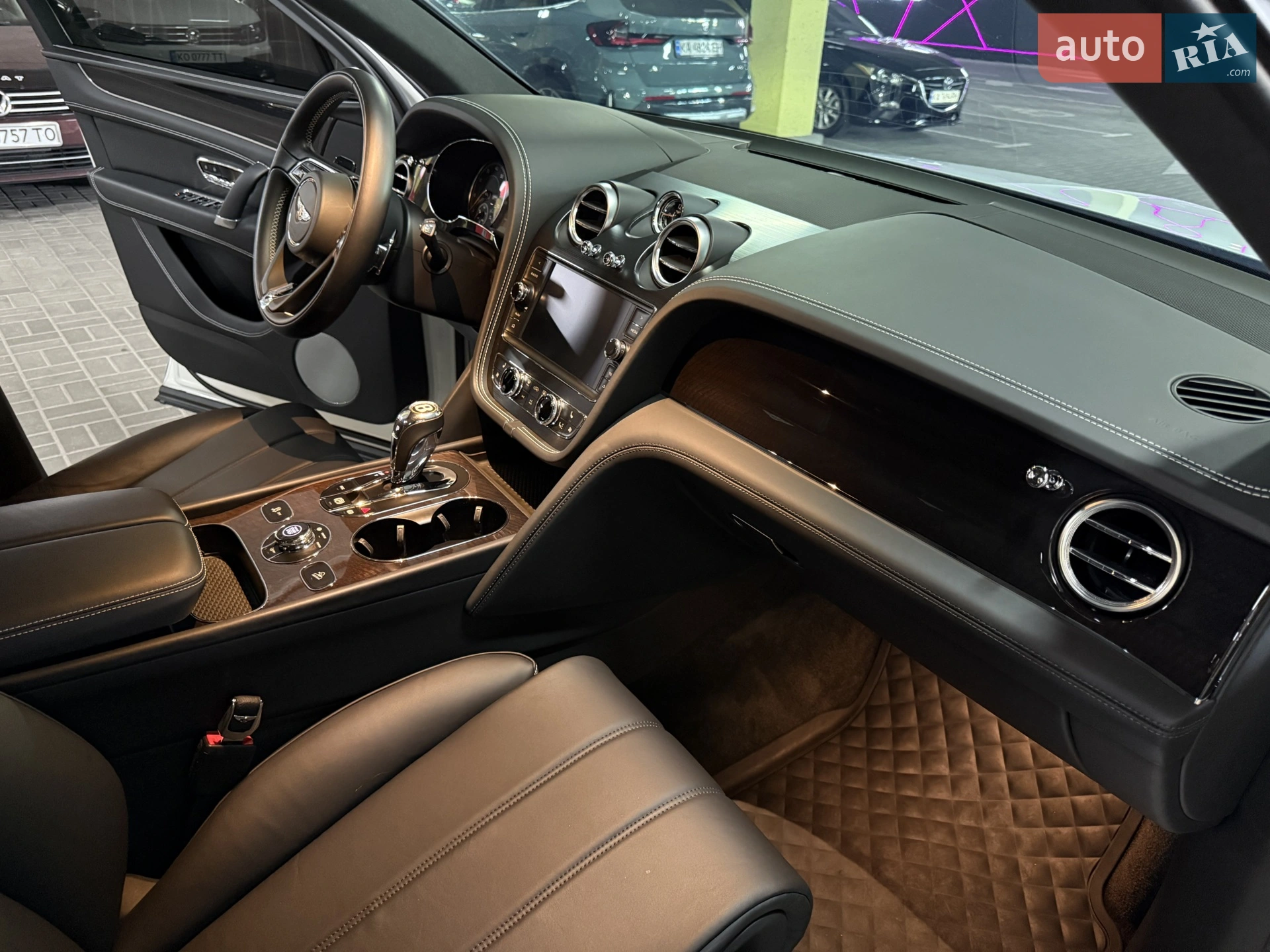 2019 Bentley Bentayga - мініатюра 10