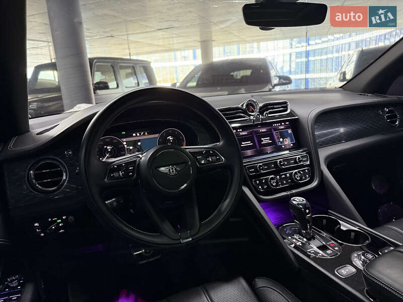 Внедорожник / Кроссовер Bentley Bentayga 2020 в 