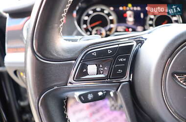 Внедорожник / Кроссовер Bentley Bentayga 2016 в 