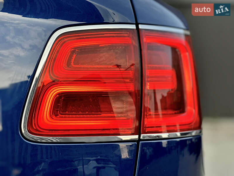 Позашляховик / Кросовер Bentley Bentayga 2016 в Києві